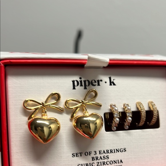 Piper K | Heart & Bow Earring Set ✨ - Picture 5 of 7